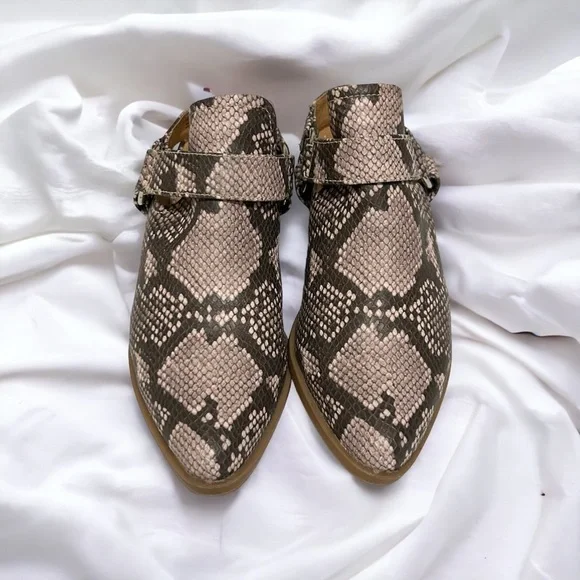 Crown vintage faux snakeskin mules sz 6.5 - Picture 2 of 6